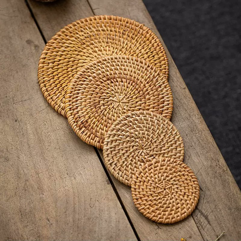 SaschaLena2016's tweet photo. Just finished this cozy hand-knit mug rug with leftover yarn! Perfect for my morning tea  – small projects = big joy https://t.co/IPtNsid5qq