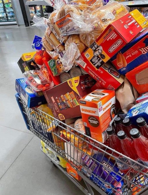 FoodPleaser's tweet photo. What’s your first thought when you see this shopping cart? https://t.co/ylcMCSSIx3
