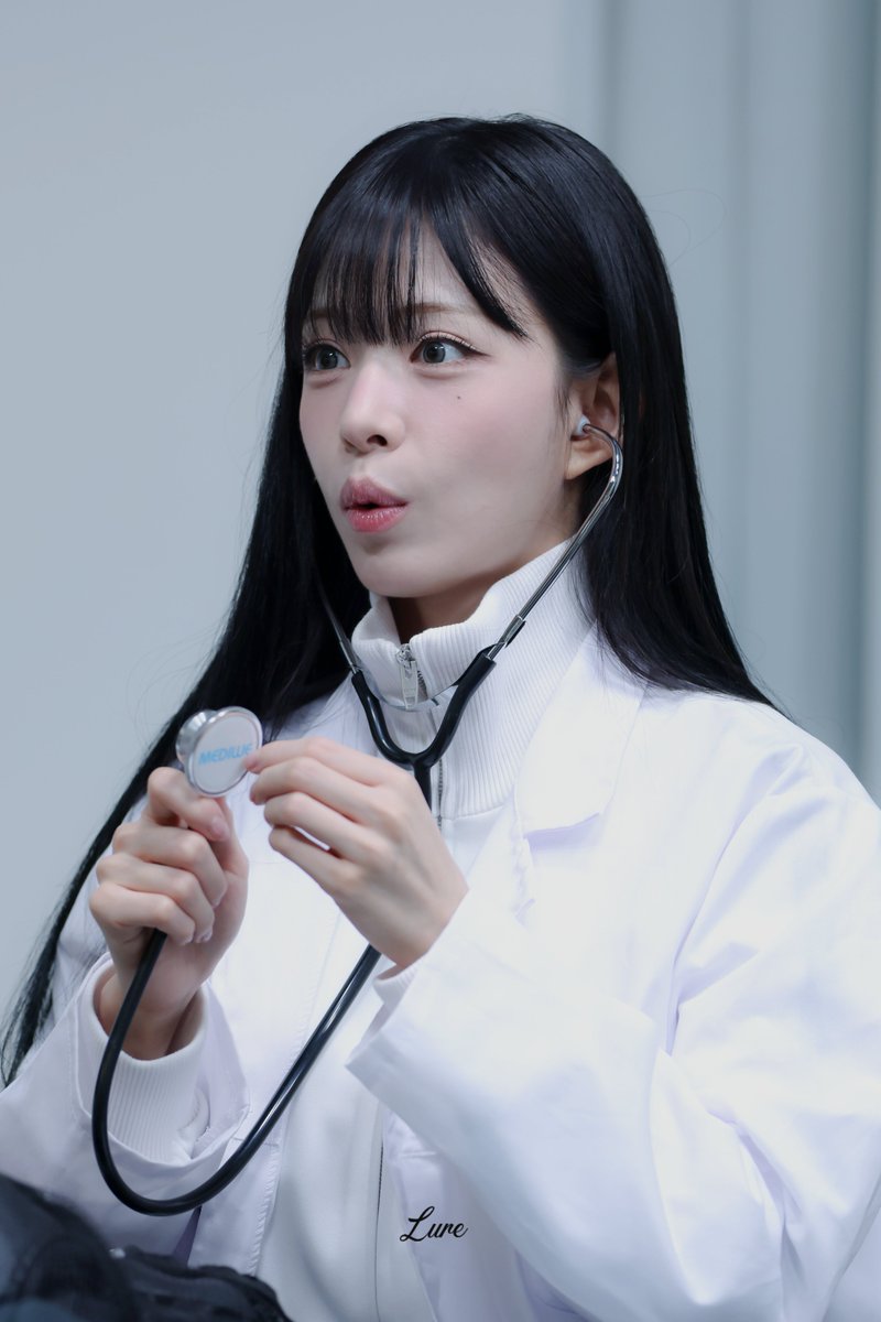 Lure_514's tweet photo. 260820 퍼스트뮤직 팬사인회 HQ 🩺🐿️
#프로미스나인 #fromis_9
#이채영 #Leechaeyoung https://t.co/2NUpxmSuU8