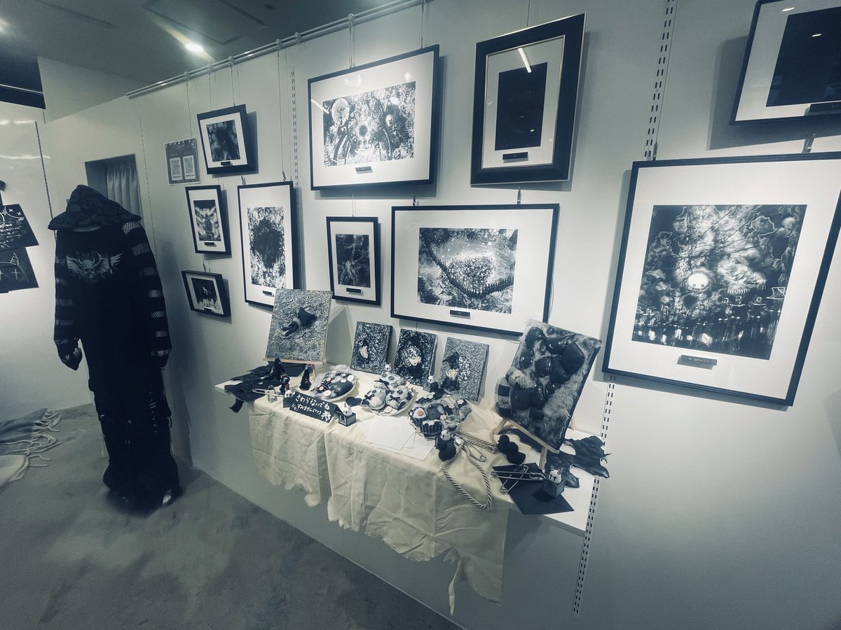 yukkurilife97's tweet photo. アクロトーキョー。池袋店さんへ
『ガラリ展』Day.20を鑑賞に👀✨
激アツ🔥な展示会をドキドキワクワクしながら鑑賞できた約3週間とても幸せ時間でした ガラリちゃん！りあちゃん！池袋の店員さん！ありがとう御座いました😊
 #ガラリ #garari #gararichan
 #GAMCHU #がむちゅだよ https://t.co/WEnc4CRuKO
