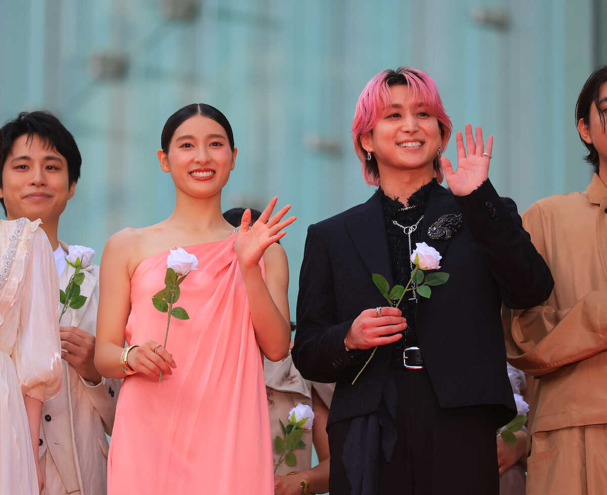 topicool_jp's tweet photo. 【トピクル】

佐久間大介「期待値上げてかまいません！」映画『マッチング』続編で自信の豪語

「だいぶボリュームアップしています。期待値を上げてもらってかまいません」とアピールした佐久間さん。確固たる手応えがにじんでいました

▼記事はこちら▼
🔗https://t.co/ALEX4F7Vxq

＃佐久間大介 https://t.co/dVNxEa032z