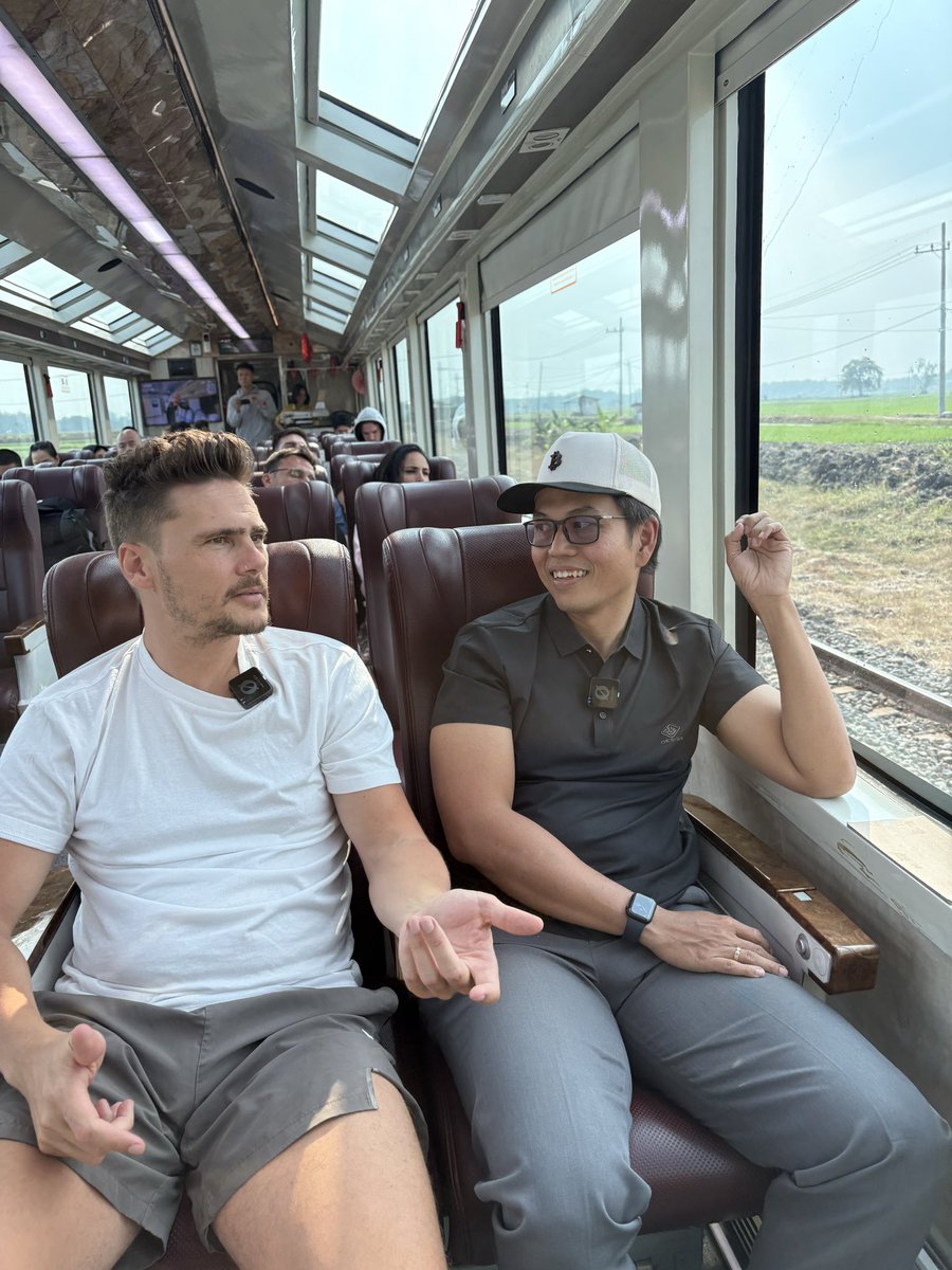 thekylehuber's tweet photo. Building community builds conviction.

We are stronger together.

Surabaya, Indonesia 🇮🇩 

@bitcoinindo21 @MyFirstBitcoin_ @Silatoshi_id @emiliobitcoin @PatrickKoerting @BenIsaakVideo @vera_wuor https://t.co/elTlze2YOZ