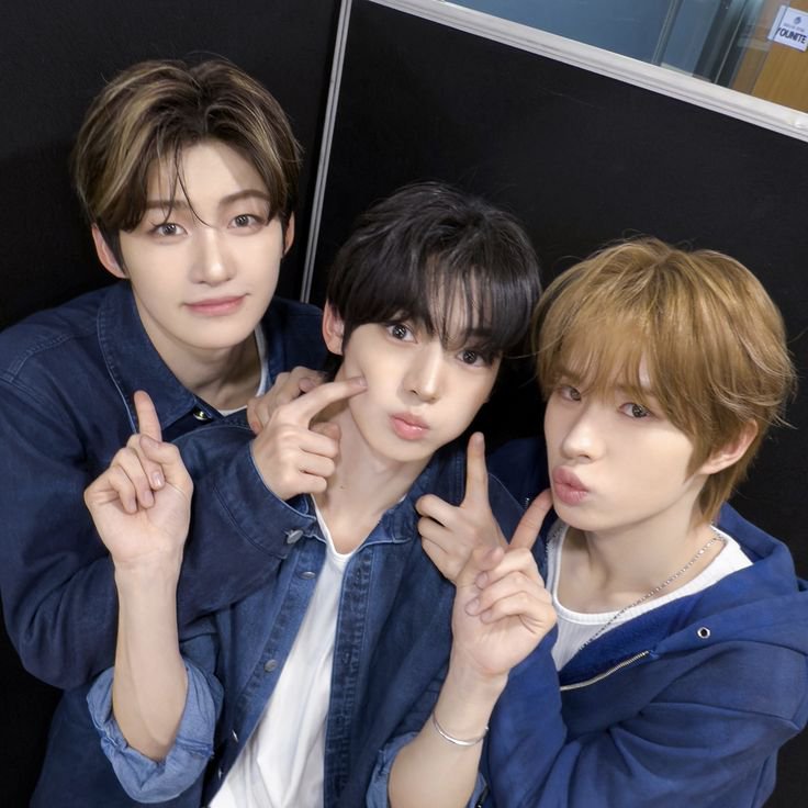 hanryuzluv's tweet photo. ketemunya mereka bertiga;

yang nego     yang jual     yang viralin https://t.co/0VPTdIaMw9