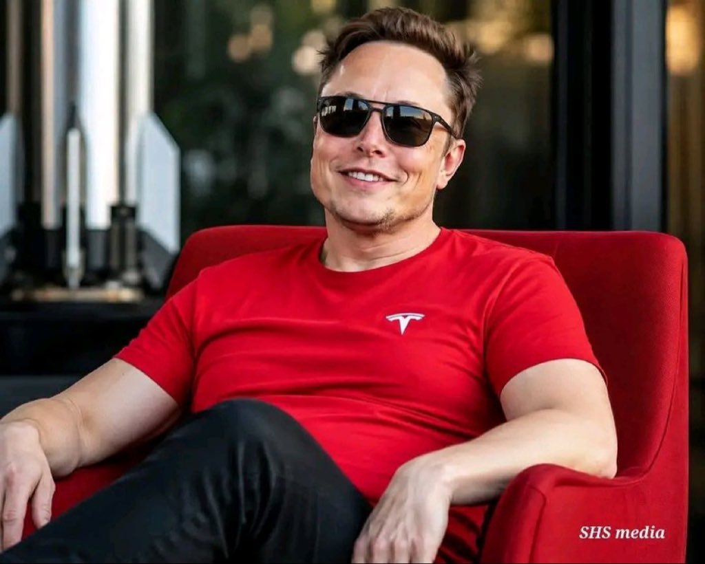 BeyondVision011's tweet photo. 😎 Be Honest: Do I  look coolest in red? 🔴

🅰️ Absolutely 🔥 
🅱️ Definitely 😎 
🅲️ Not Really 🤔 
🅳️ Any Color 👕 https://t.co/5DFyeo3ScO