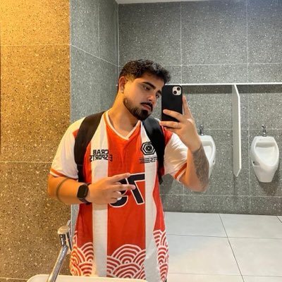 AtsuyaVLR's tweet photo. #NovaFotoDePerfil oxe véi https://t.co/yDkEEr6mCs