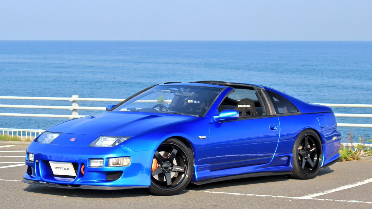 300000000ZX's tweet photo. Tバールーフを外して走る機会が多いとボディが歪んで雨漏りしそうだからこわいよねと思ってたんだけど全く外さなくても雨漏りするのがZ32だった https://t.co/Kk7fRBRCza