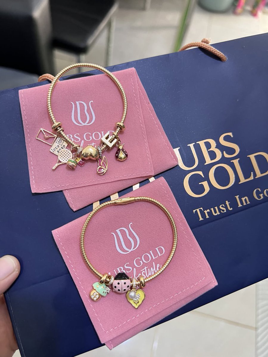 dheyulll's tweet photo. GUYS BANGUNN😭.. finally UBS punya emas yg aesthetic ala pinterest🫢🙏🏻 https://t.co/7JDO6fK2bo