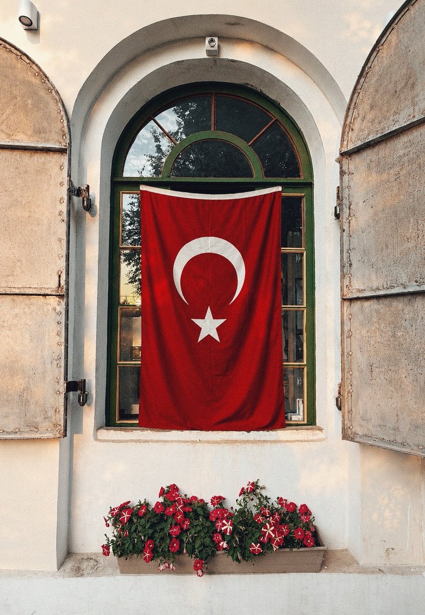 frhatblt's tweet photo. “ruhu savaşçıdır, görünüşü zârif..” 🇹🇷 https://t.co/SheTXjSolF