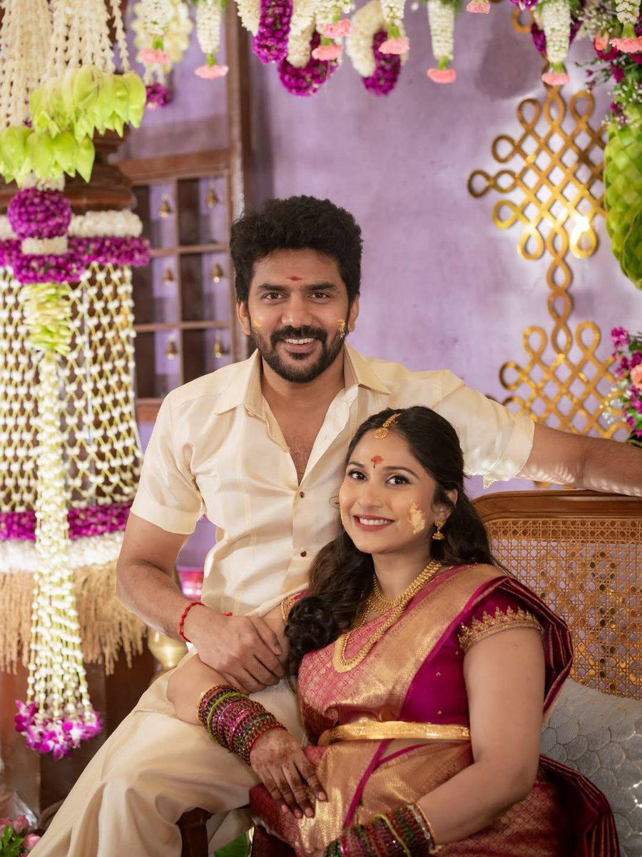 KavinKingdom's tweet photo. Valakappu Pics Of Kavin &amp; Monicka🤍✨

#Kavin #Monicka #HiMovie #WeddingAnniversary https://t.co/F9aK0e0fBz
