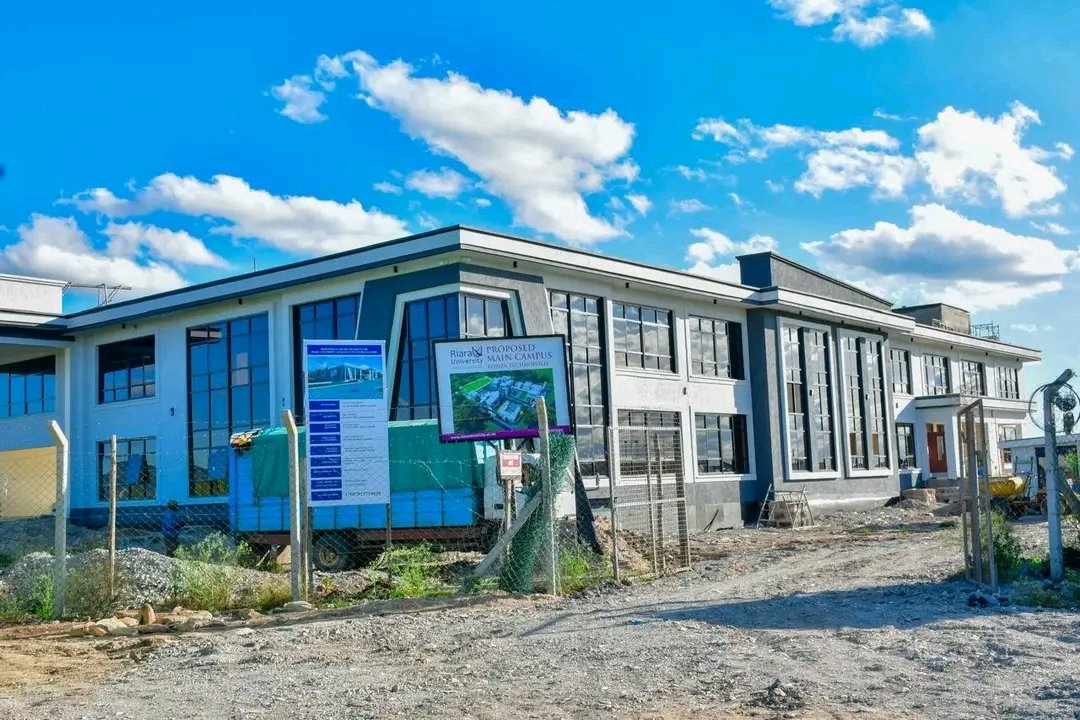 ignyharaz2's tweet photo. Riara University,  Phase 1 of its planned KSh20 billion campus at Konza Technopolis.

Hapo pia kuna The Kenya Advanced Institute of Science and Technology (Ke-AIST) na  The Open University of Kenya (OUK).

Vision 2030 ilibaki kuwa story https://t.co/JtQSGpRW3M