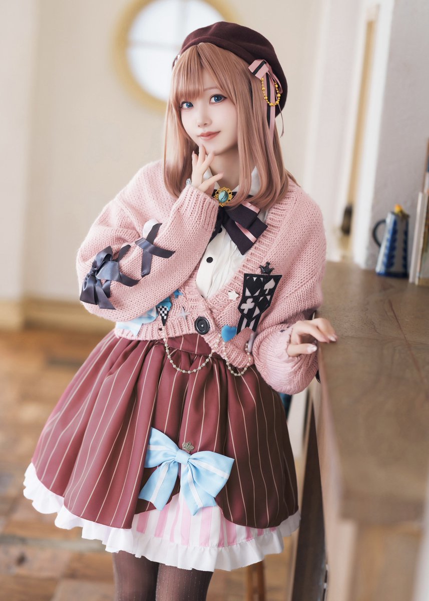 tsubaki112319's tweet photo. 21日21時より🎨コスプレ写真集の単品通頒開始します！
表紙ハードカバー、本文PP加工・フルフラット製本でフォトアルバムのような一冊になってます📕
他詳細はリンクをご確認ください🙌
https://t.co/gEtr42gF7G https://t.co/sjcX3REMpY
