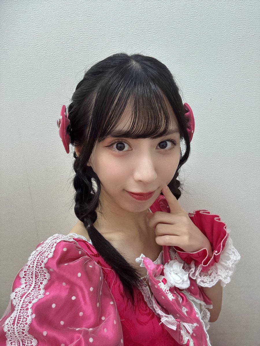 embellir_hinata's tweet photo. アイドル前髪さんでした(⑉> <⑉) https://t.co/u9ITosYcq0