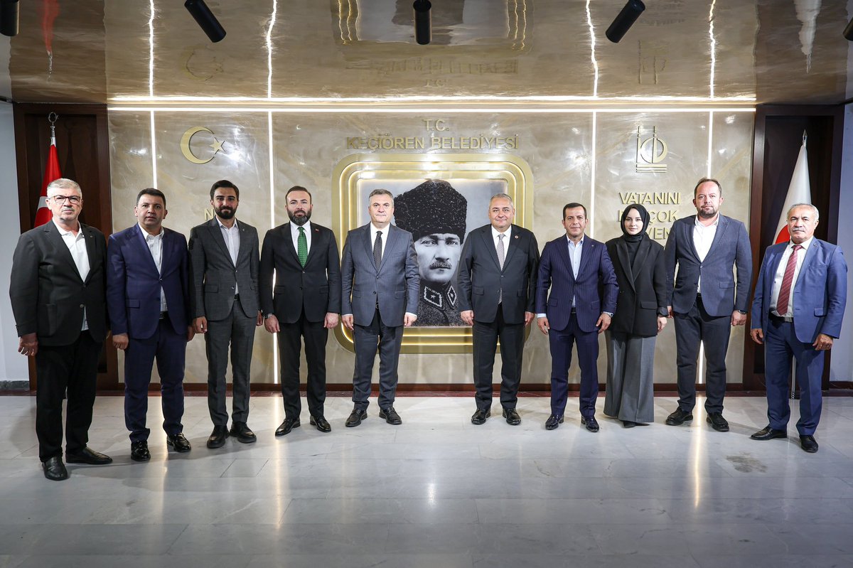 AkKeciorenResmi's tweet photo. Çubuk Belediye Başkanımız Sayın Av. Baki Demirbaş, Belediye Meclis Üyeleri, Yürütme ve Yönetim Kurulu Üyelerimiz ile birlikte; Belediye Başkanımız Dr. Mesut Özarslan'ı makamında nezaket ziyaretinde bulundu.

Misafirperverliklerinden dolayı Belediye Başkanımız Dr. Mesut Özarslan'a teşekkür ediyoruz.

@RTErdogan
@hakanhanozcan
@erhansarigol
@AkpartiAnkara
@omerfarukislam
@OzarslanMesut
@avbakidemirbas
