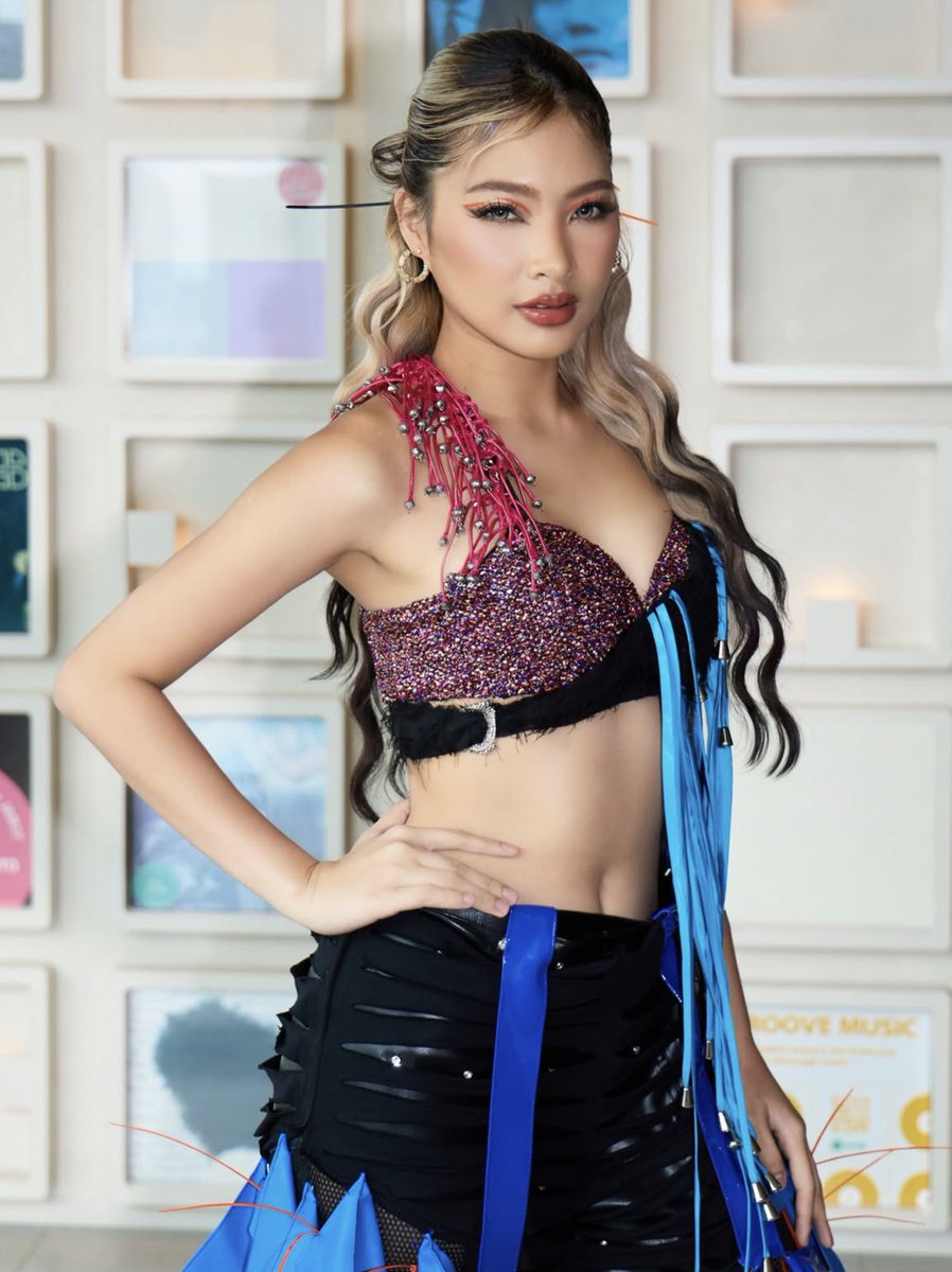 biniaria3's tweet photo. colet ur so pretty hot! 🥵 https://t.co/7zY7h5baF1