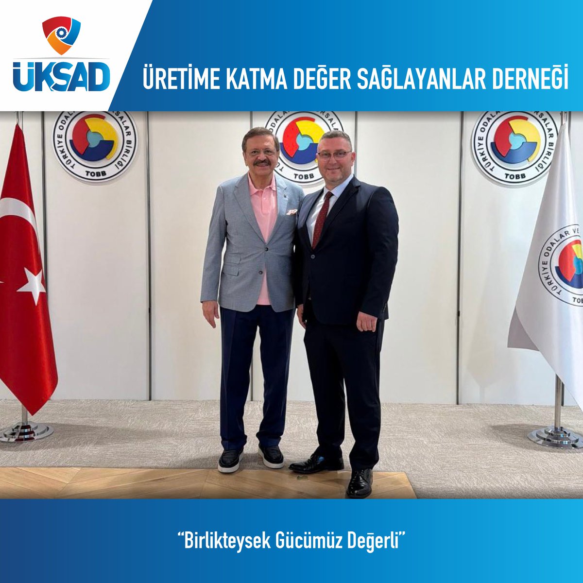 uksaddernek's tweet photo. ÜKSAD Başkanımız Sn. Cihangir Eminoğlu ve Başkan Yardımcımız Sn. İbrahim Ayhan; TOBB Başkanı Sn. M. RİFAT HİSARCIKLIOĞLU beyi makamında ziyaret ettiler.
-
Nazik misafirperverlikleri ve katkıları için kendilerine teşekkür ederiz.
-
@RHisarciklioglu
@TOBBiletisim
.
.
.
.
.
.
.
.
.
.
.
.
.
#üksad #uksaddernek #ankara #tobb #ostim #sincan #ivedik #üretim #imalat #ankara #türkiye #sanayi #başkent #medya #gündem #sondakika