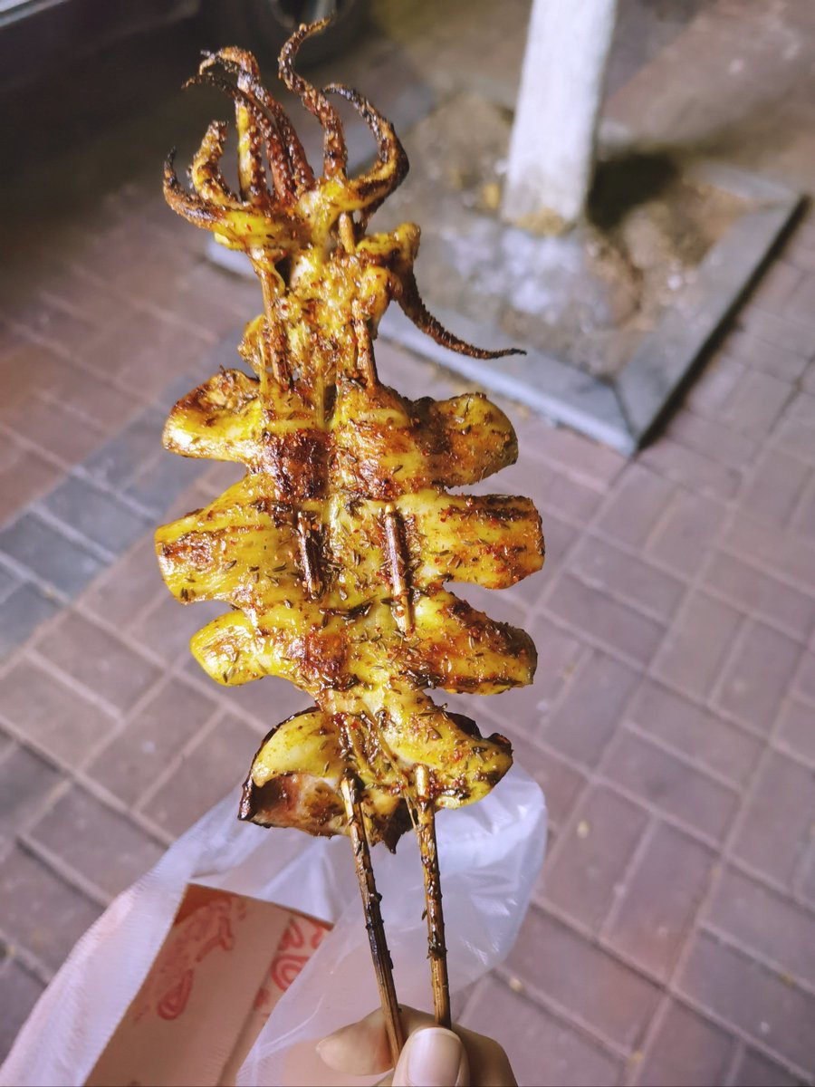 jamesjo32292116's tweet photo. Craving late-night street food Had the most crispy squid skewers with spicy chili flakes from the roadside stall tonight—total flavor bomb for the budget! https://t.co/ouy693DlAL