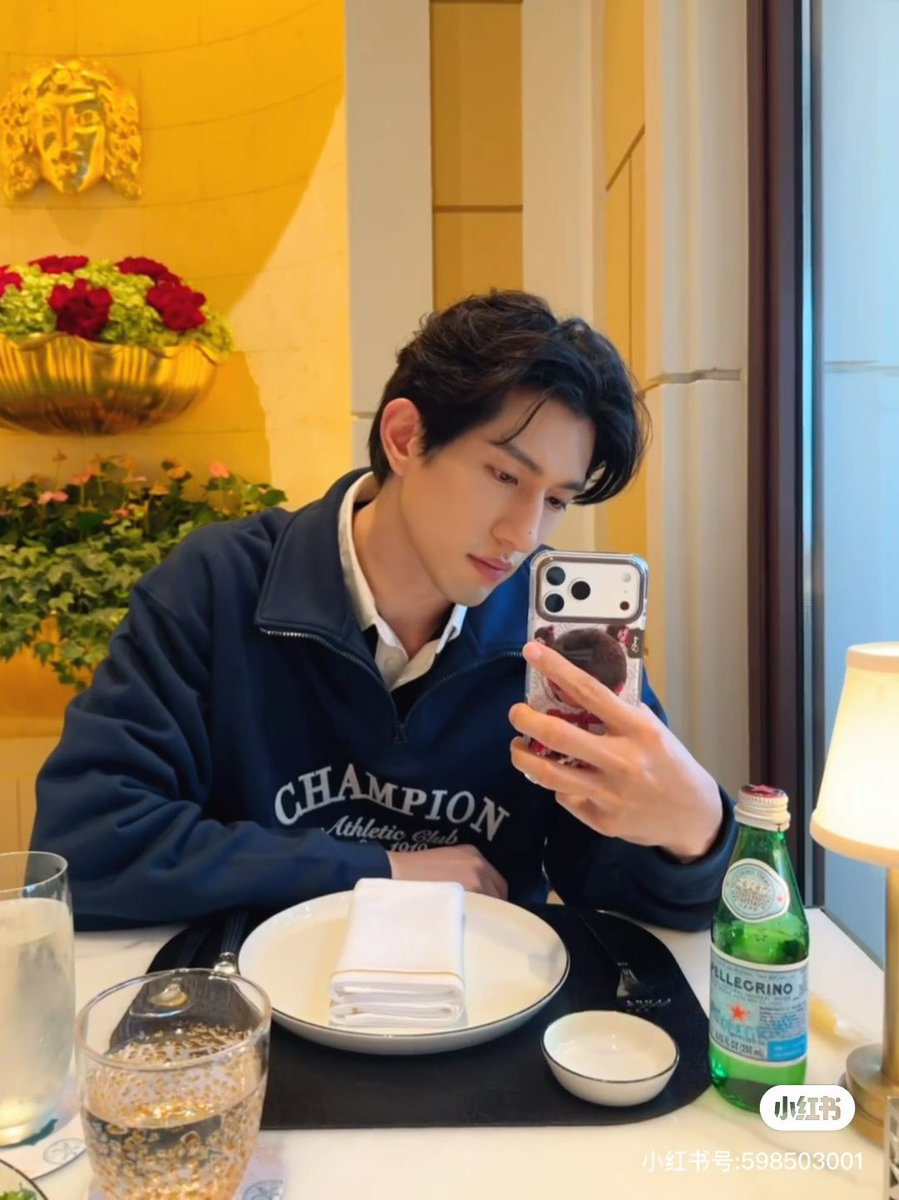 Lolyn05sm's tweet photo. 아하 커플티💡
네 알겠습니다아

#ayilo #政瞳 https://t.co/fqa3hoN48T