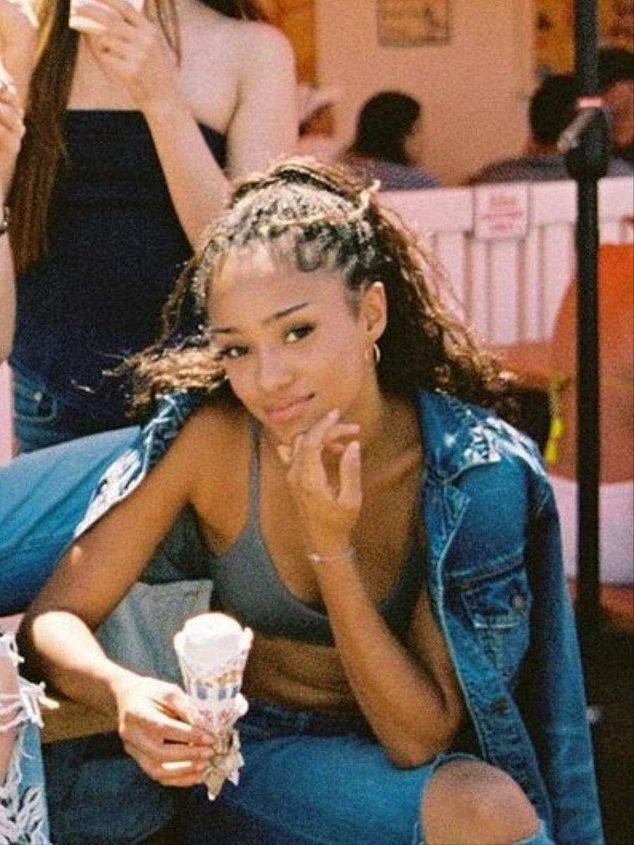 ManonPopBase tweet picture