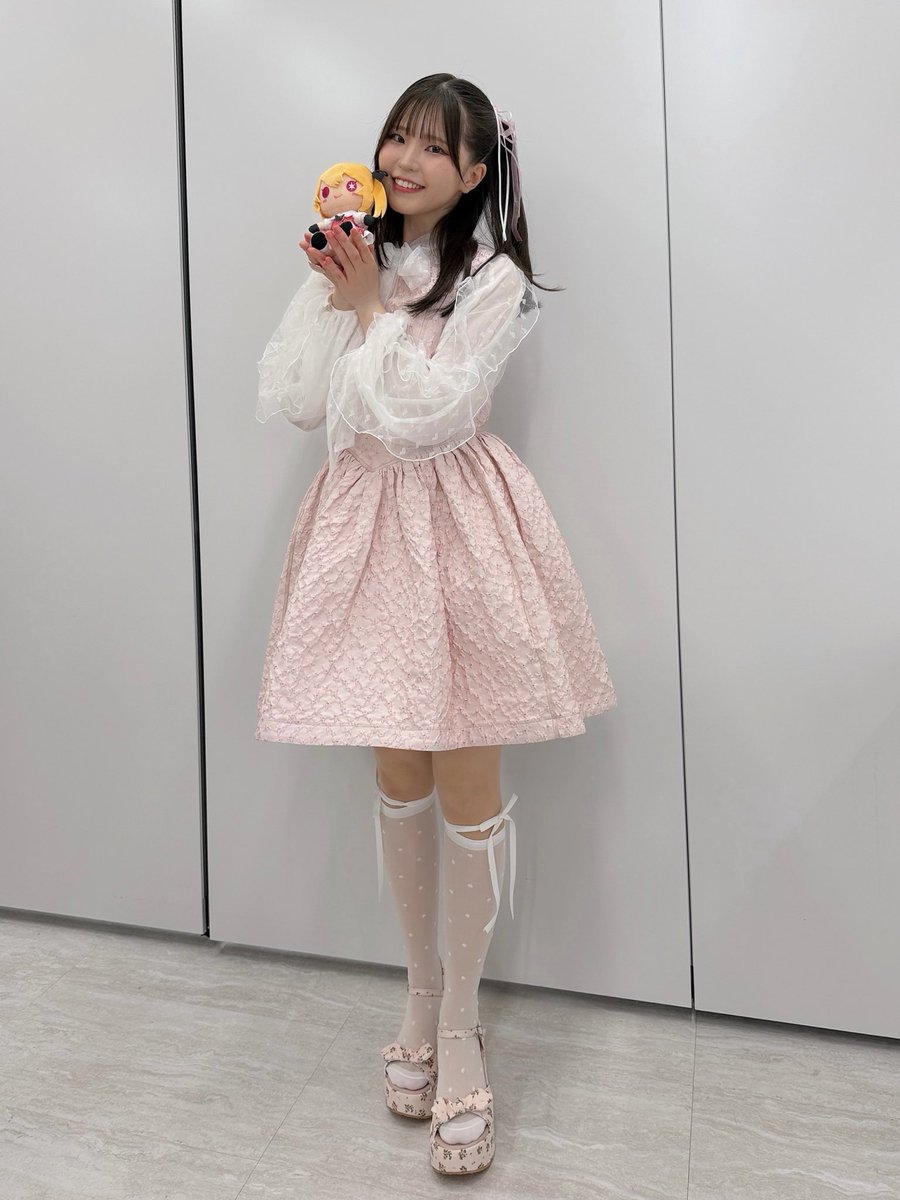 igoma_y's tweet photo. 朗読とバラエティーコーナーのお洋服🎀🏰
お城に合わせたスタイリングでした😉
るびぬいと一緒だったよ〜！
#推しの子
#苺プロファン感謝祭 https://t.co/dn13oi1imZ