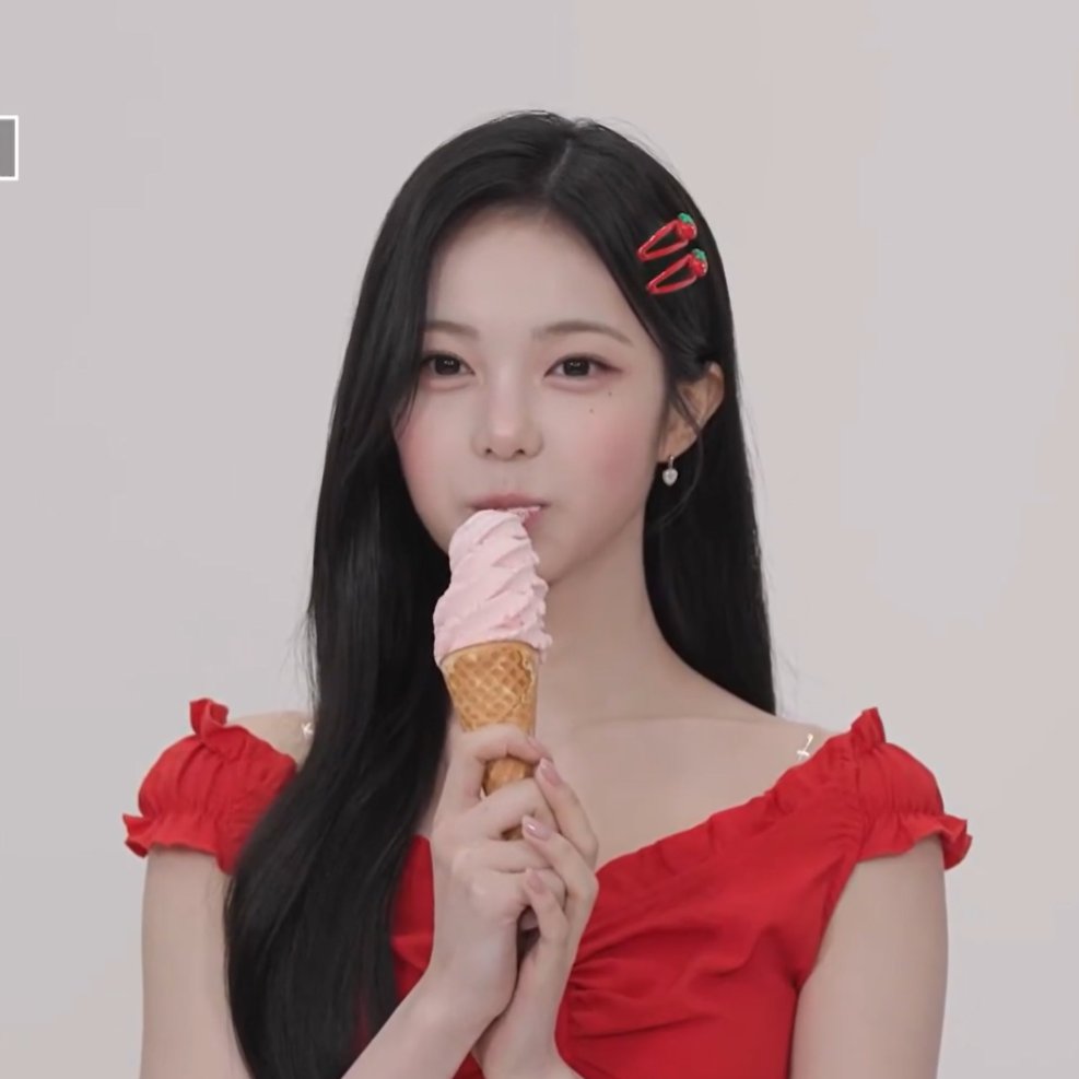 jiwoo_che's tweet photo. イチゴといあんちゃん🍓
＃hearts2hearts　＃IAN https://t.co/f2kjwvfAcK