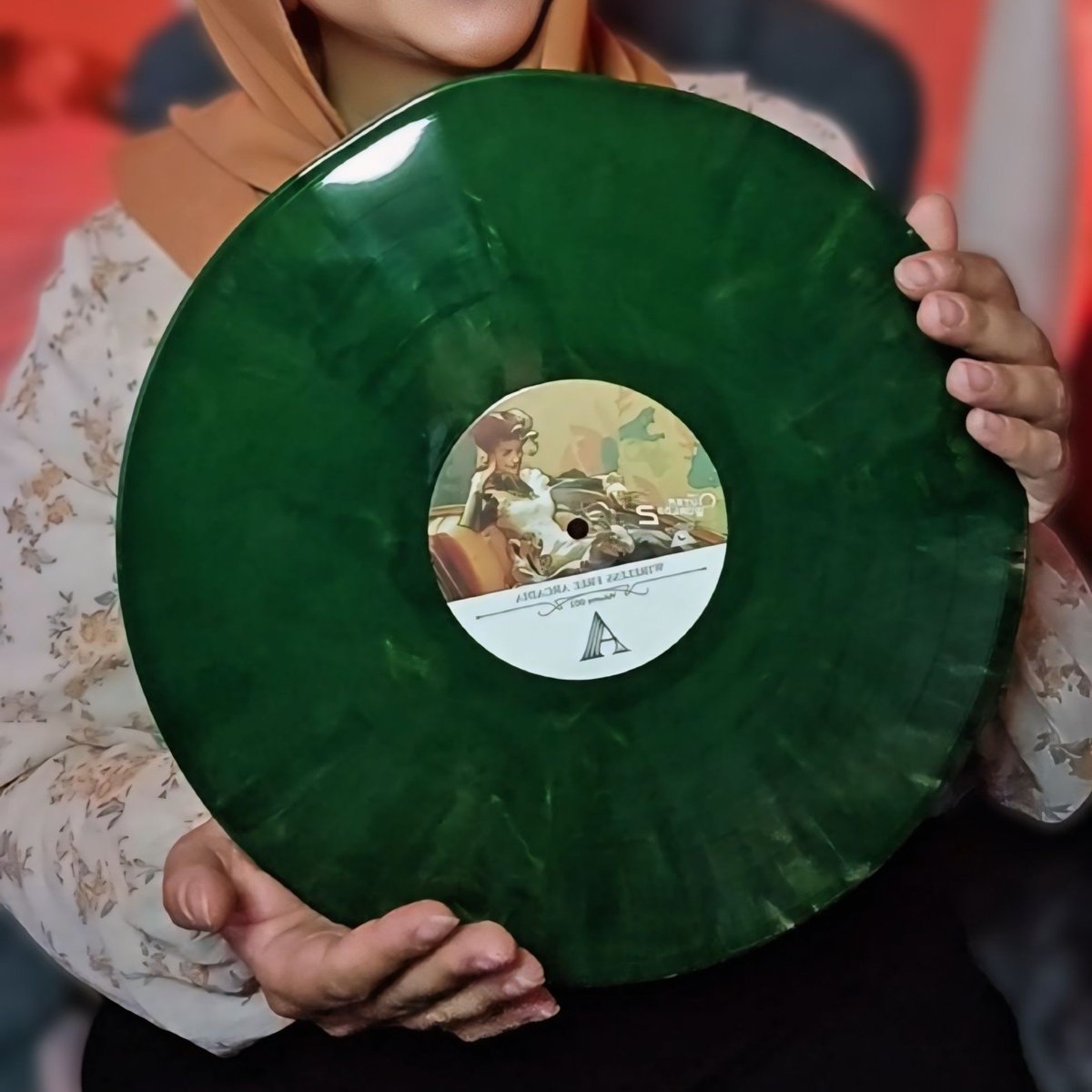 HijabiHoo's tweet photo. BIG UP @Laced_audio x @xboxuk x @Obsidian for sending me the Outer Worlds 2 vinyl! ✨️

Y'all I cannot express how cool this is.

#outerworlds2 @OuterWorlds [gifted] https://t.co/OQat3pvTtX