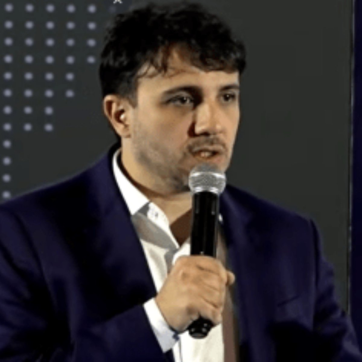 cnt_pr's tweet photo. Renan Santos promete inovar a indústria brasileira: "vamos inovar a indústria brasileira de forma inovadora através de inovações" https://t.co/geAiJpS43h