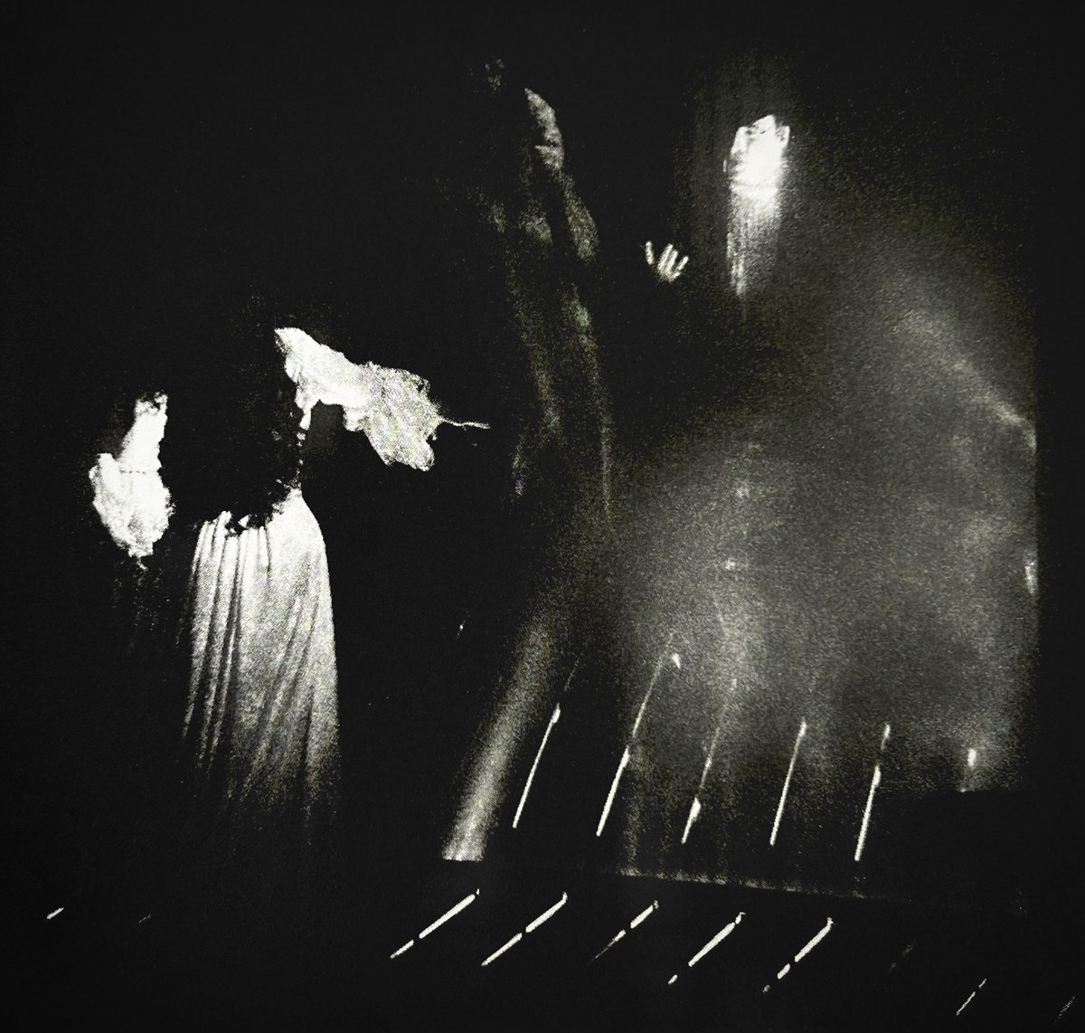 Original_POTO's tweet photo. Michael Crawford as ‘The Phantom’, and Rebecca Caine as ‘Christine’. 

‘The Mirror’ 

Photo by Marcus Tylor. 
The original production, London 1987. 

#PhantomLondon
#TheBrilliantOriginal
#ThePhantomOfTheOpera https://t.co/WhqNCSpJrk