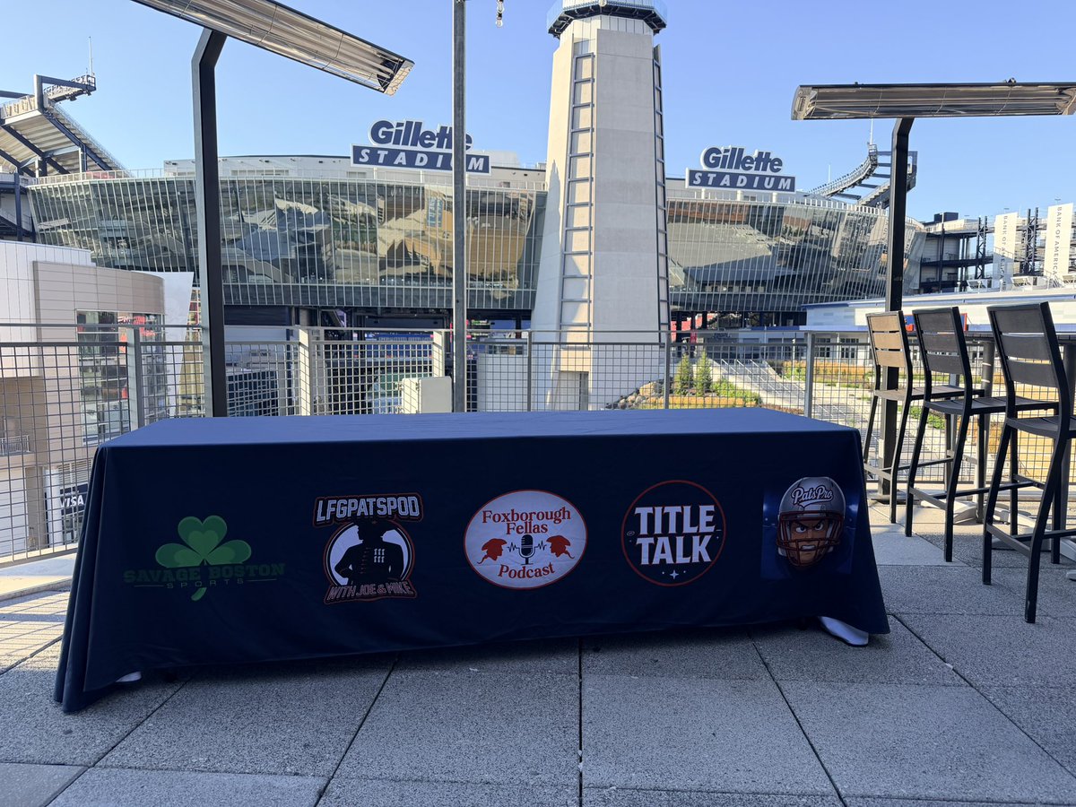 JoeLFGPatsPod's tweet photo. Day of the First Annual Joint Pod is here, and we’re all setup! 🔥🔥🔥 https://t.co/TFh8Kl8b6M