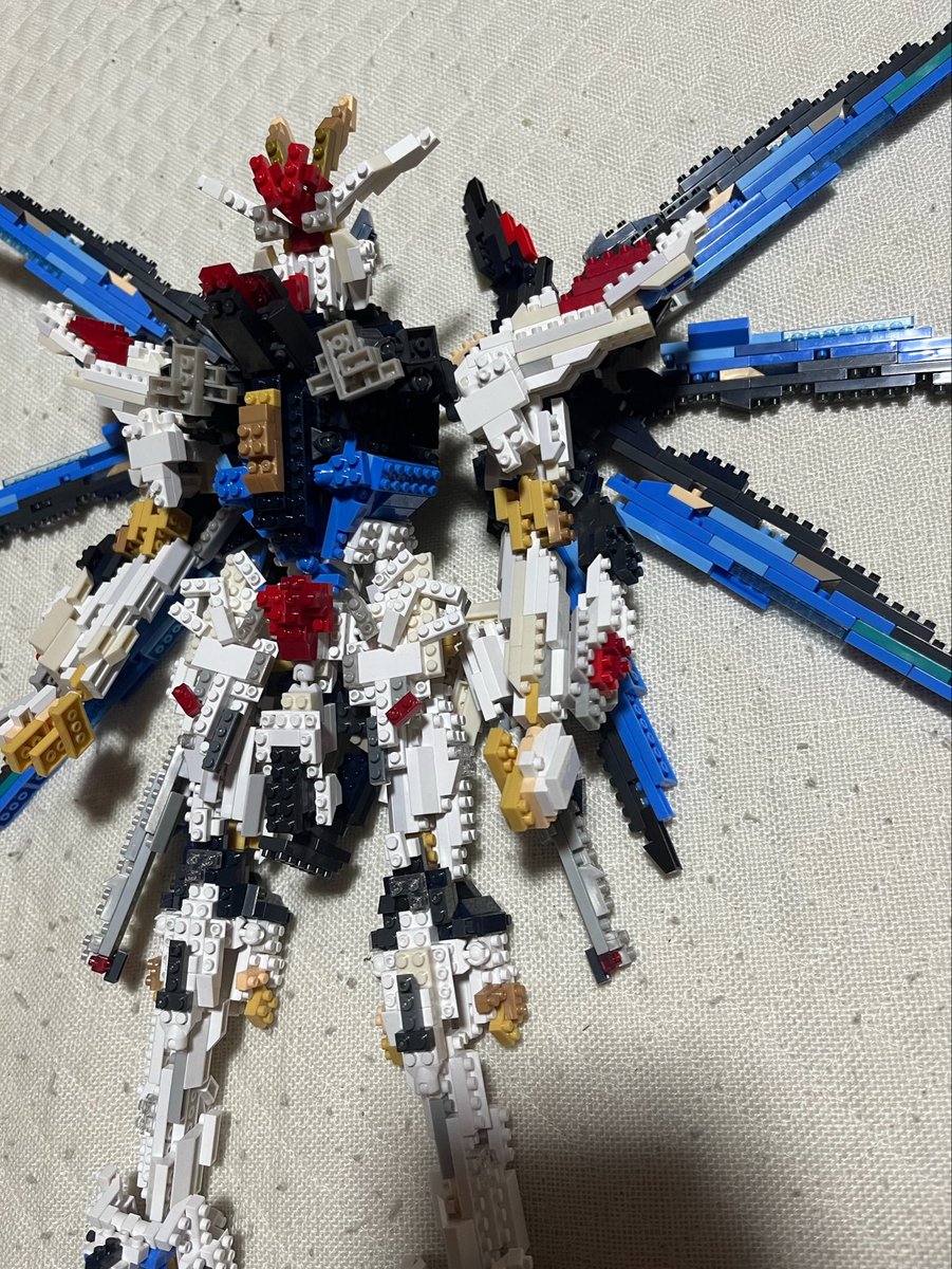 tulfoy's tweet photo. ダイソーのプチブロックでストライクフリーダムガンダムを作りました！

#プチブロック
#ストフリ
#ストライクフリーダムガンダム https://t.co/S34mRqHXdZ