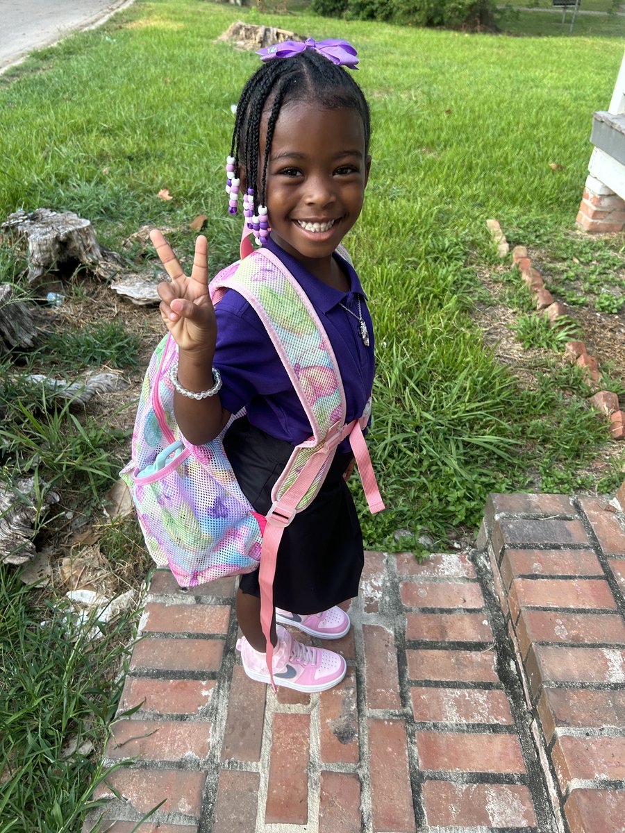 _NewBreed0823's tweet photo. My babygirl ready for school https://t.co/deFPF2Ided