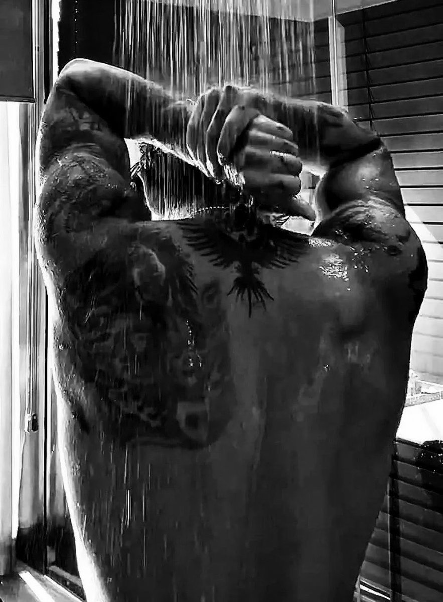 dprianv's tweet photo. Wash away the noise. https://t.co/KrcFjfmn1S