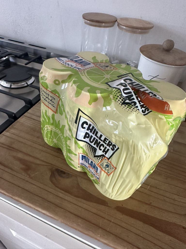 therealsnaZz's tweet photo. I don’t drink but my family knows Thandeka Tshabalala…..Milano Spritz 💚💚@ChillersPunch 

THANDEKA FIRST 
THE FOCUS IS THANDEKA 
#ThandekaIsTheMoment
#FocusOnThandeka https://t.co/K95IusevxV