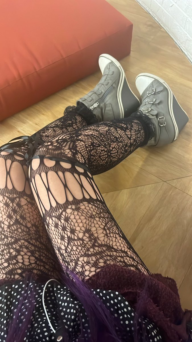 luckig1rl's tweet photo. so cunty :p https://t.co/B9inJDJh5P