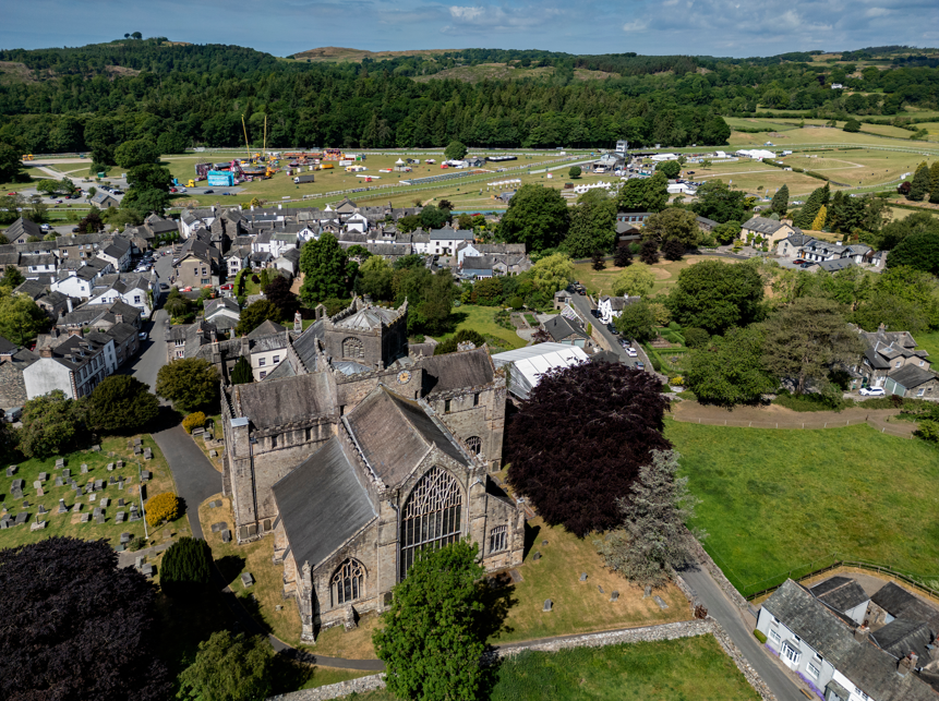 cumbrialakeland's tweet photo. This month, we take a trip to the beautiful village of Cartmel β a place that may be small in size, but certainly has a big reputation! π‘β¨
π Read all about Cartmel in this monthβs issue!
#Cartmel #LakeDistrict #Cumbria #ExploreCumbria #VillageLife #DiscoverBritain https://t.co/jKhXHFozk5