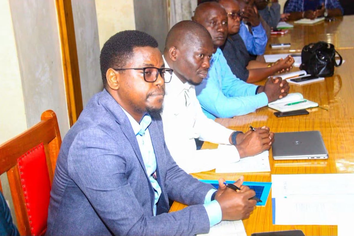 cphdev's tweet photo. In collaboration with @PhilipsFound, @CPHDKenya has kicked off #O2aaS inception meetings, bringing together county health leaders to align on building resilient oxygen systems that support better patient care.

#MedicalOxygen #HealthSystemsStrengthening https://t.co/3aQ3qdFf9e