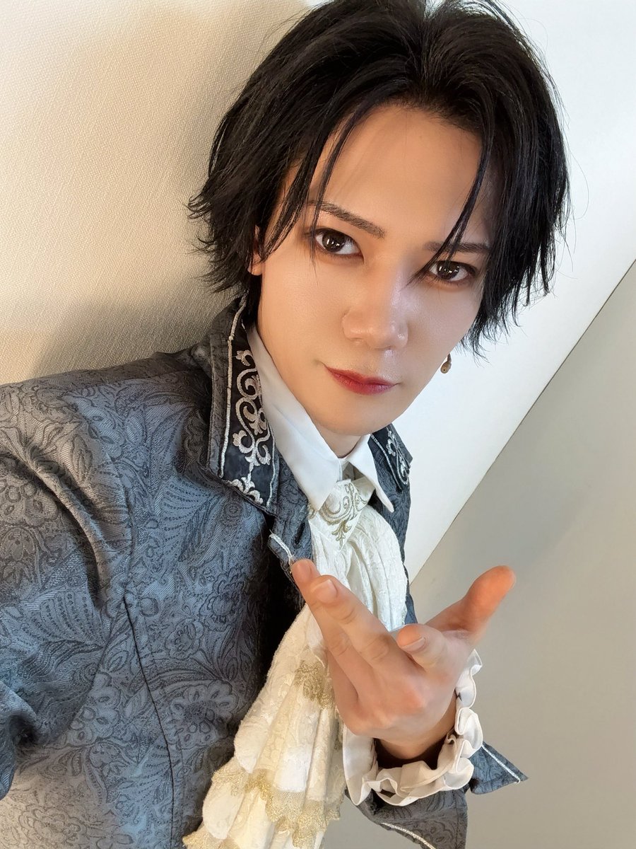 reiki_nakajima's tweet photo. 「黒の王〜revenge〜」
初日2公演ご来場誠にありがとうございました！！

マチネ公演ではトリプルカーテンコールまで✨
素晴らしい景色でした！！

明日からもよろしくお願いします🌹

#王ステ
#黒の王2026
#押忍オスマン https://t.co/VvlNRqSK7U