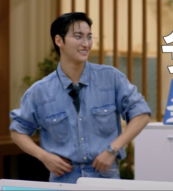 prnc_Mingi's tweet photo. seonghwa in full denim is just so!!! https://t.co/JfcllEnKSg