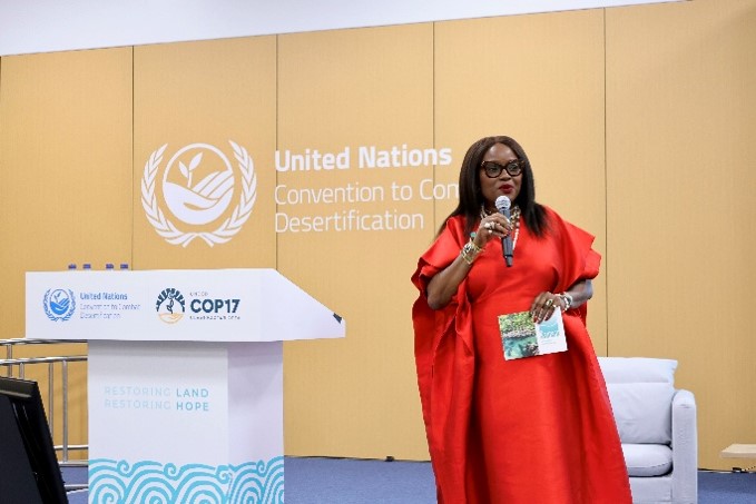 RamsarConv's tweet photo. The Secretary General opened the side event “Peatlands as Nature-based Solutions for LDN, Drought Resilience and Climate Action” at the #UNCCDCOP17. The session highlighted the role of peatlands in tackling the interconnected challenges of land degradation, drought and climate change.