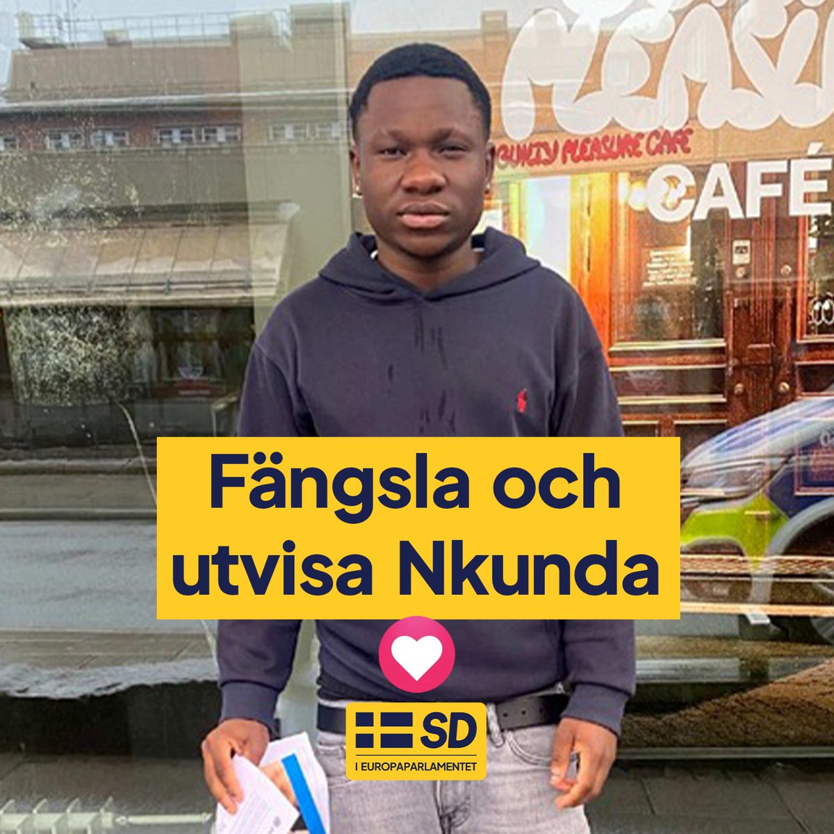 weimers's tweet photo. Svenskfientlighet ska straffas stenhårt 

Den 14 juni fick Robert Nkunda en cigarett av ett sällskap utanför O'Learys. När han bad om en andra cigarett fick han ett nej eftersom de hade tagit slut. Han blev då rasande och dödshotade en man i sällskapet.

Nkunda gestikulerade att mannen skulle dö, sade att hans kompisar skulle begrava honom och att ”alla grabbarna” skulle komma. Han knuffade mannen flera gånger. På en inspelning hörs Nkunda säga:

”Jag ska slakta dig här och nu, fattar du.”

Och:

”Du ska vara under marken, jag slår dig här och nu fattar du.”

Ett vittne berättade för polisen:

”Han kallade min kollega jävla viting, du är feg, du är värdelös, jävla svenne.”

Trots de svenskfientliga okvädningsorden valde åklagaren att inte driva målet med hatbrottsmotiv som försvårande omständighet. Bedömningen var att det saknades tillräckligt stöd för att påstå att brottet hade ett sådant motiv.

Det är problematiskt om åklagare inte tar uppgifter om svenskfientliga motiv på samma allvar som andra hatbrottsmotiv. Lagstiftningen ska tillämpas konsekvent och likvärdigt, oavsett vilken grupp den utsatte tillhör.

Sverigedemokraterna har varit ensamma med att belysa den svenskfientlighet som råder bland flera invandrargrupper. Det finns otaliga exempel på rån, trakasserier, sexuella övergrepp och andra brott som riktats mot svenskar just eftersom de är svenskar. Nkunda är ytterligare ett exempel som kommer fogas till den växande raden av brott som svenskar tvingas utstå på grund av de gamla partiernas ansvarslösa massinvandringspolitik. 

Nkunda, som var i behov av swahilisk tolk, dömdes den 16 juli för olaga hot. Straffvärdet bedömdes motsvara en månads fängelse, men påföljden blev skyddstillsyn. Skadeståndet sattes till 8 000 kronor.

Några veckor tidigare, den 5 maj, dömdes han av Luleå tingsrätt för två fall av hot mot tjänsteman och försök till våld mot tjänsteman. Då blev påföljden villkorlig dom och 50 timmars samhällstjänst.

Nkunda är född i Kongo och har därför kongolesiskt medborgarskap. På grund av slapp migrationspolitik har han fått svenskt medborgarskap och kan därför inte utvisas.

En svenskhatande kongoles ska inte vara kvar i vårt land. Nkunda bör fängslas och utvisas.  

Rösta på Sverigedemokraterna den 13 september.