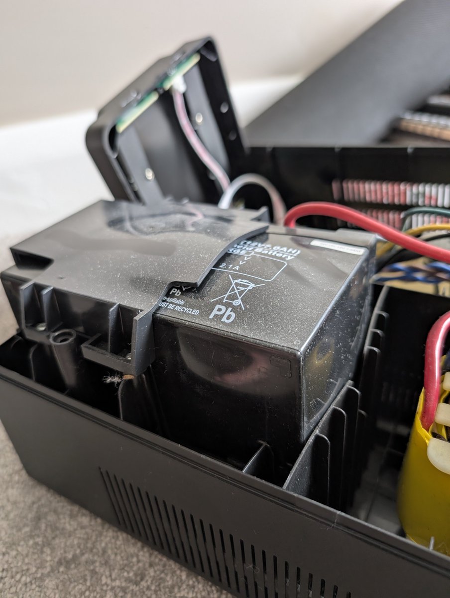 xXDevilZAngel's tweet photo. Few more pics showing before and after replacing the batteries
This could've been very bad XD https://t.co/Rc7eyVylTR