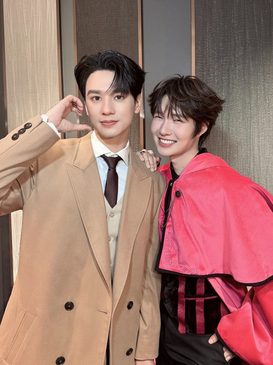 hubboyslove's tweet photo. PERFEITOS! KengNamping, JTOhm e ThomasKong posam na prova de figurino de ‘Magic Lover’. #FittingMagicLover https://t.co/hjTDPLz8sv