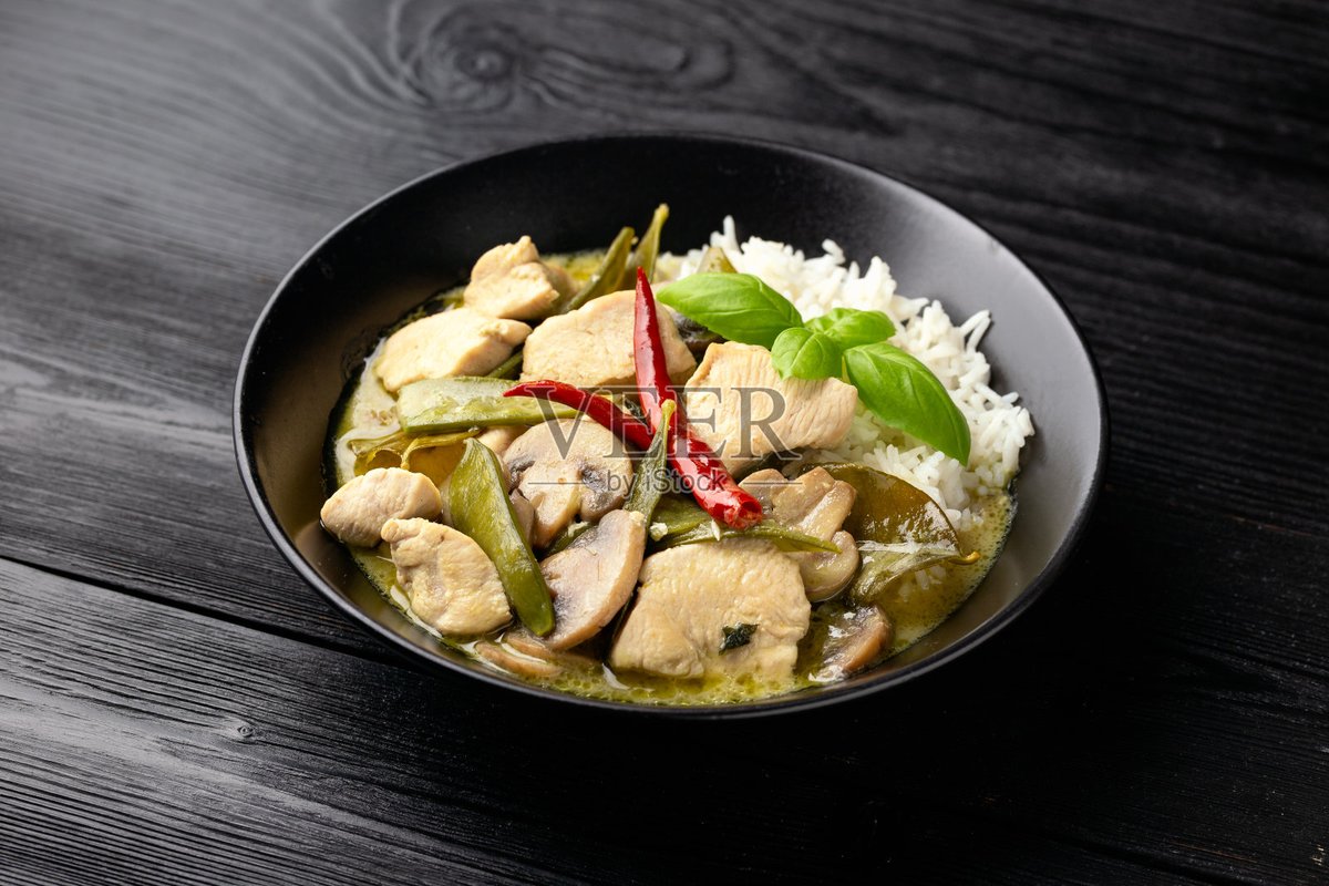 Jakeyjakeisjake's tweet photo. Craving bold flavors Today’s bite: fragrant Thai green curry with tender chicken u0026 jasmine rice—spiced just right for a cozy exotic treat! https://t.co/8efJymkXi2