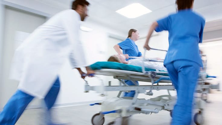 RosaMar23313010's tweet photo. En una sala de emergencias desaparecen las diferencias. Queda un ser humano vulnerable y un equipo obligado a poner conocimiento, disciplina y humanidad al servicio de la vida.
La ciencia también es soberanía. La medicina también es patria.
#MedicinaCubana #Ciencia #CubaSalva https://t.co/EnuAFlJjT2