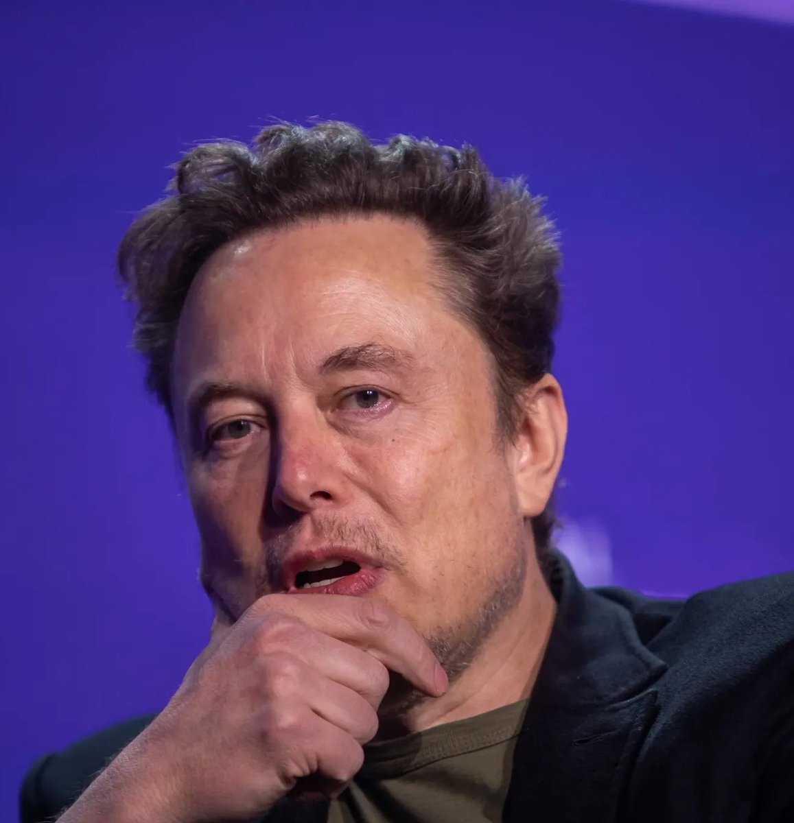 coinbureau's tweet photo. 🚨BREAKING: Anthropic targets an IPO larger than the largest IPO in world history.

The AI company plans to raise more than SpaceX's record IPO of $75 BILLION, with a public filing expected as soon as the end of this month, per Bloomberg. https://t.co/JToLIYJEGV
