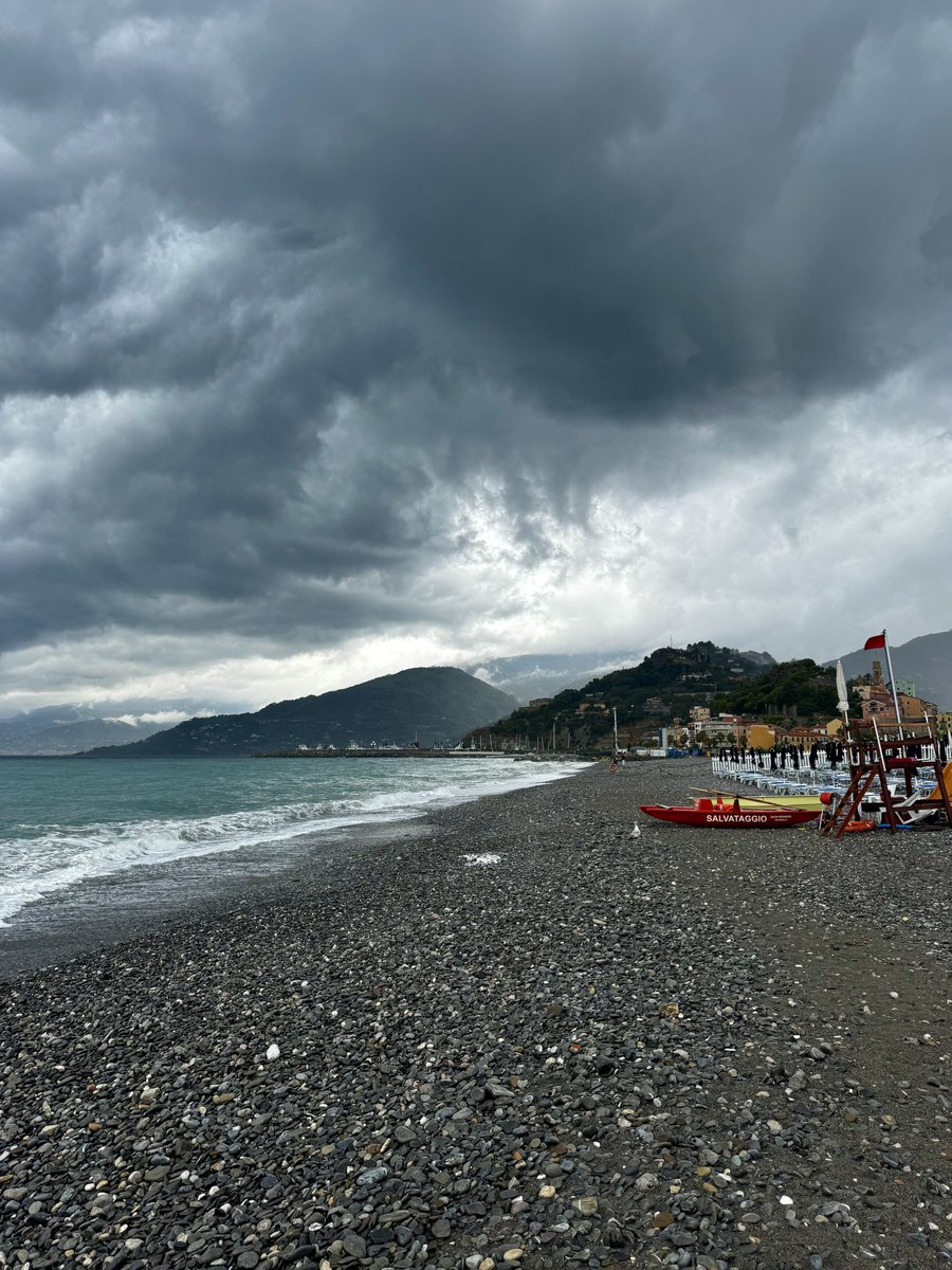 m_7mad27's tweet photo. Ventimiglia 🇮🇹 https://t.co/H7CDB5z94y