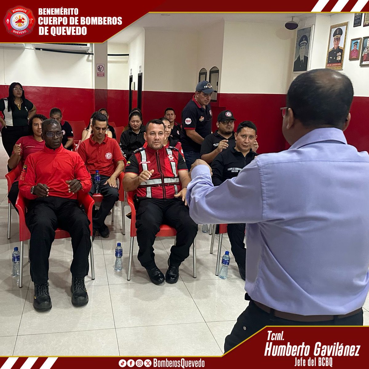 Bomberos_Queve's tweet photo. 🎓🤝 Culminamos con éxito la Vinculación con la Sociedad junto a estudiantes de la @uteqoficial, de la carrera de Gestión del Talento Humano.
La actividad abordó la innovación y creatividad para fortalecer el clima laboral y el bienestar institucional. 🚒🔥
#BomberosQuevedo #UTEQ https://t.co/mZidiK0gIO