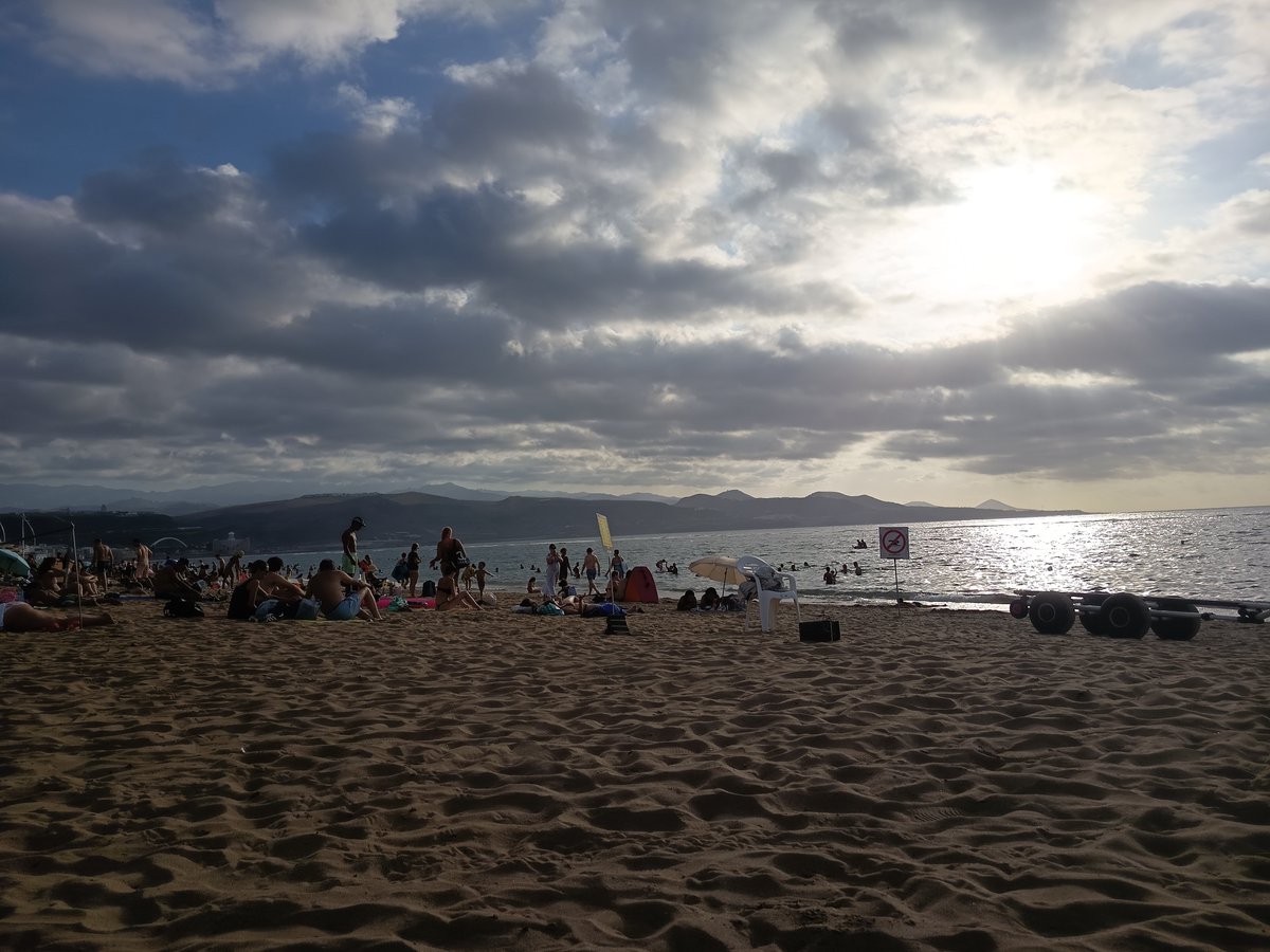 CanariasLele's tweet photo. Tarde de 🏖️😎 playa. https://t.co/n0MRFPwl6J