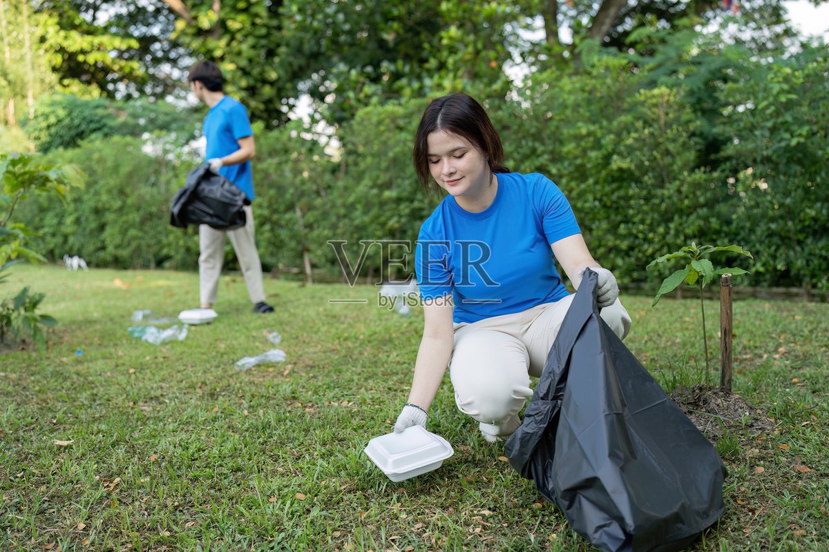 NICOLAEMD's tweet photo. [Neighborhood Spring Cleanup this Sat 10AM at Central Park! Bring gloves u0026 trash bags, join us to spruce up our community—free snacks for all!] https://t.co/yI0pqAONSC