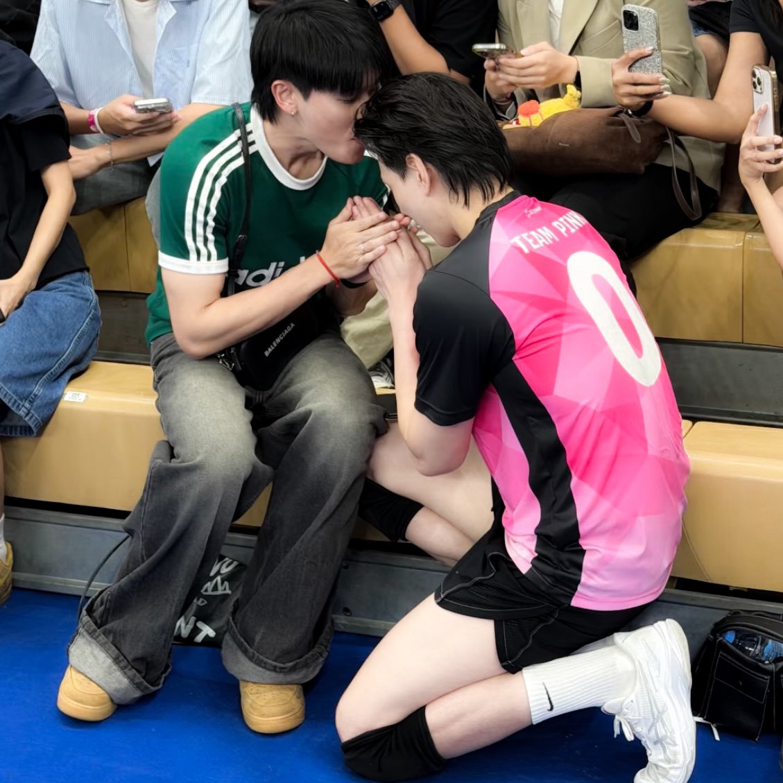 avadakkkedavra's tweet photo. บอกเลยครับรุ่นนี้ได้ดีทุกคน ถึงจะเพี้ยนแต่รักจริงนะเตงทำเป็นเล่นไป https://t.co/ZyEyNjKeni