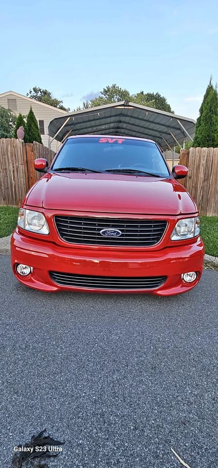 DennisBrooks44's tweet photo. 2001 Ford f-150 SVT Lightning https://t.co/U3o9dPCeLw